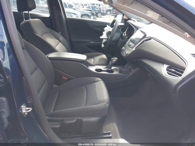1G1ZD5ST3NF117648 Chevrolet Malibu Fwd Lt