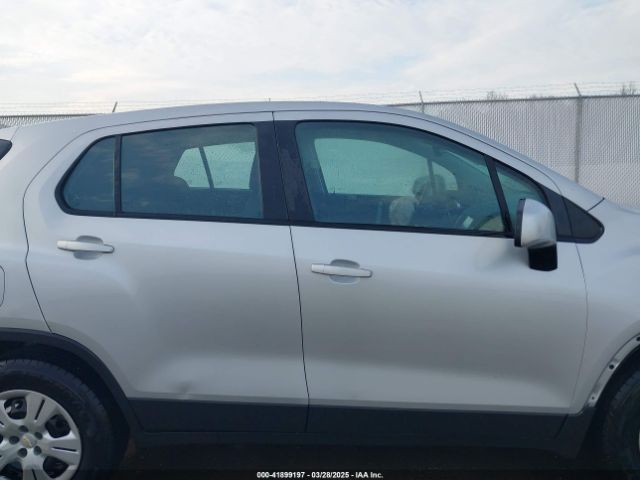 3GNCJKSBXHL289303 Chevrolet TRAX LS