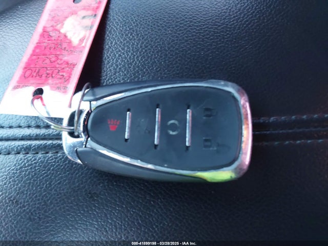 1G1ZD5STXMF049203 Chevrolet Malibu Fwd Lt
