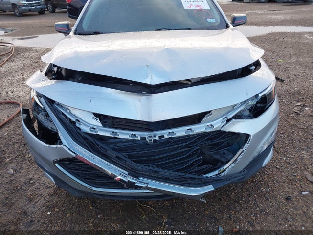 1G1ZD5STXMF049203 Chevrolet Malibu Fwd Lt