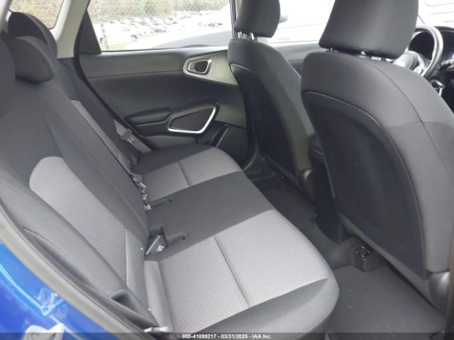 KNDJ23AU4M7126506 KIA Soul X-line