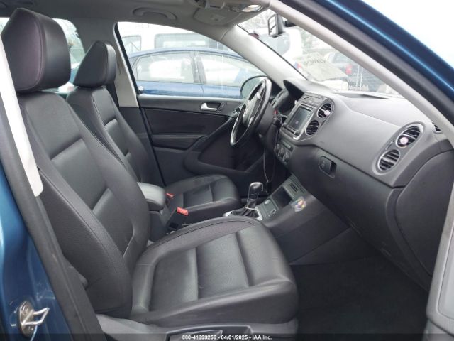 WVGSV7AXXHK015048 Volkswagen Tiguan 2.0t Wolfsburg Edition