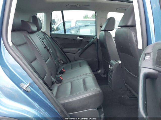 WVGSV7AXXHK015048 Volkswagen Tiguan 2.0t Wolfsburg Edition