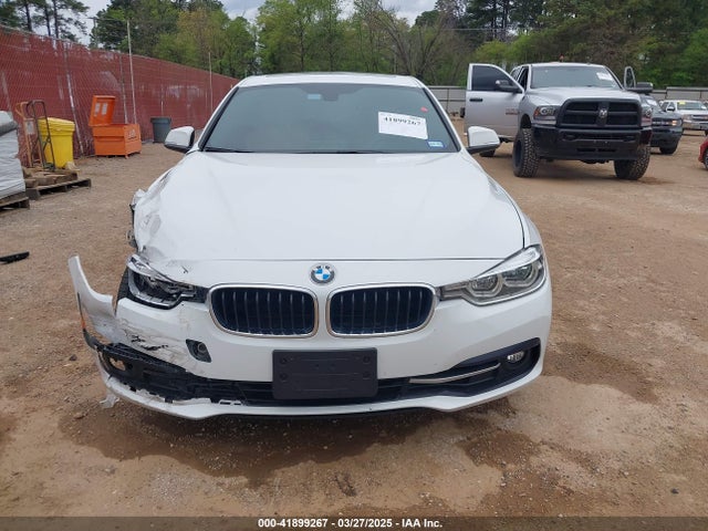 WBA8B9C59JEE82660 BMW 2018