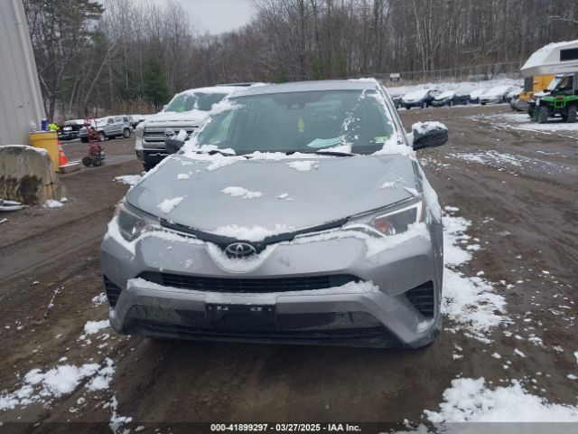 JTMBFREV6JJ225843 Toyota RAV4 LE