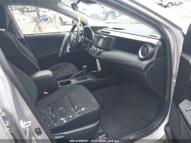 JTMBFREV6JJ225843 Toyota RAV4 LE