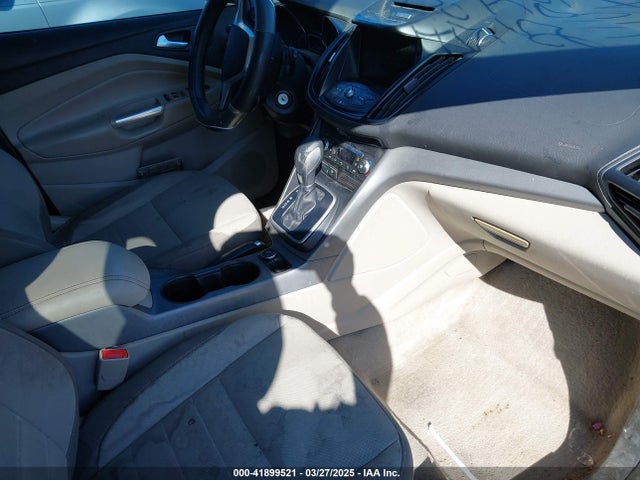 1FMCU9GX1EUB04131 Ford ESCAPE SE