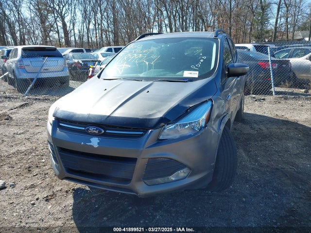 1FMCU9GX1EUB04131 Ford ESCAPE SE