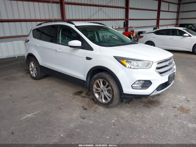 1FMCU9G9XHUE37918 Ford ESCAPE SE