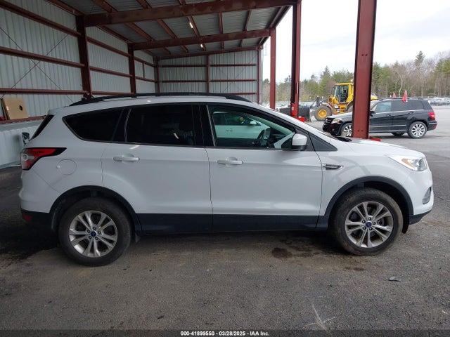 1FMCU9G9XHUE37918 Ford ESCAPE SE