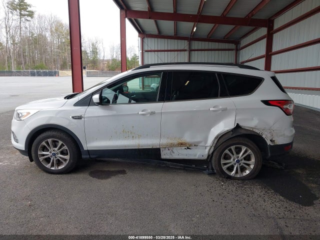 1FMCU9G9XHUE37918 Ford ESCAPE SE