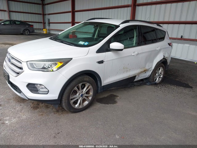 1FMCU9G9XHUE37918 Ford ESCAPE SE