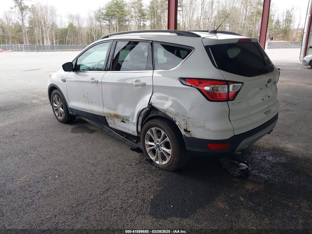 1FMCU9G9XHUE37918 Ford ESCAPE SE