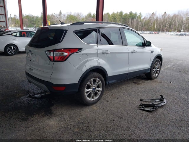 1FMCU9G9XHUE37918 Ford ESCAPE SE