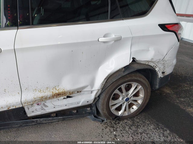 1FMCU9G9XHUE37918 Ford ESCAPE SE
