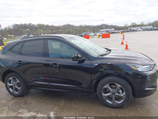 1FMCU9MN0RUB04632 Ford Escape St-line