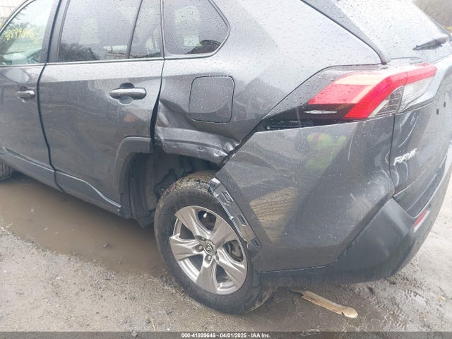 2T3P1RFV0NW298295 Toyota Rav4 Xle