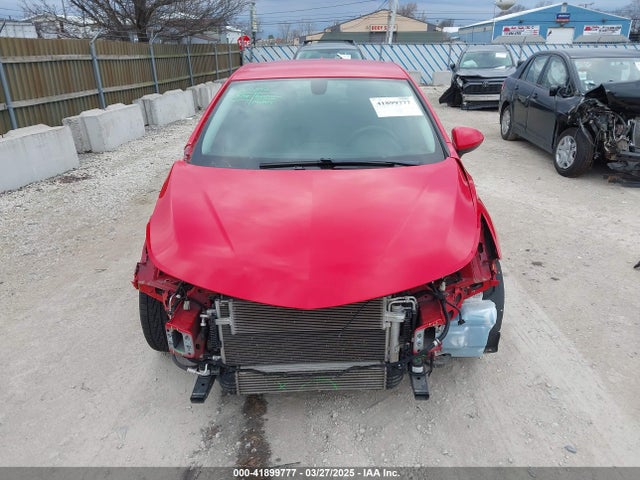 1G1BE5SMXJ7112037 Chevrolet Cruze Lt Auto