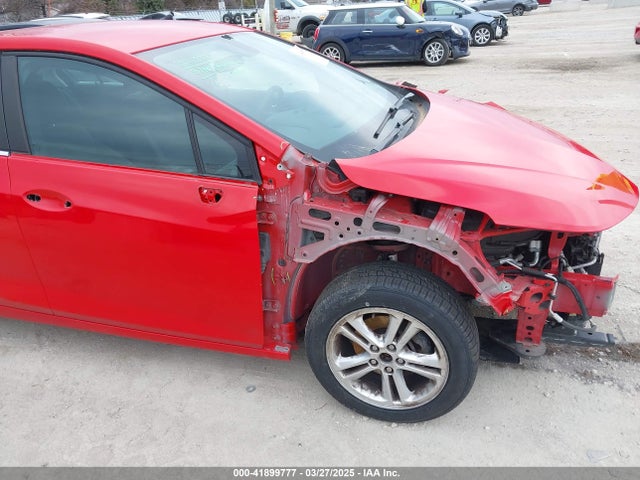 1G1BE5SMXJ7112037 Chevrolet Cruze Lt Auto