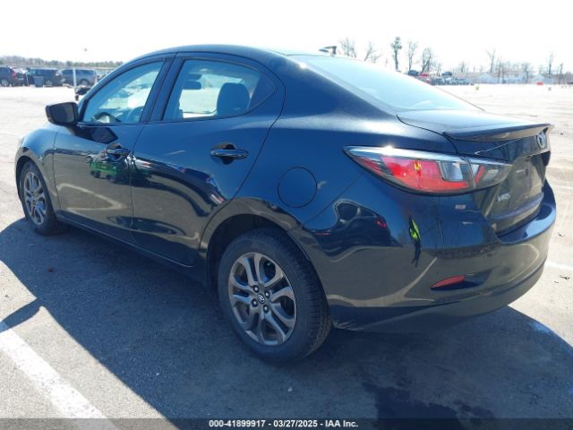 3MYDLBYV9KY507820 Toyota YARIS LE