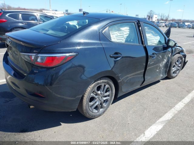 3MYDLBYV9KY507820 Toyota YARIS LE
