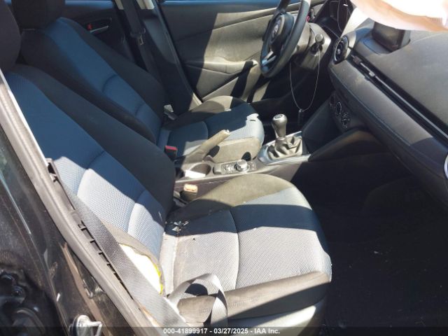 3MYDLBYV9KY507820 Toyota YARIS LE
