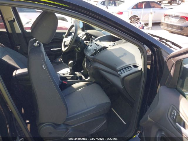 1FMCU0GD6HUE12367 Ford ESCAPE SE
