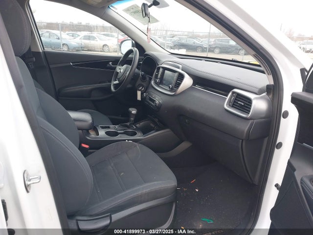 5XYPG4A52KG489140 KIA Sorento 3.3l Lx