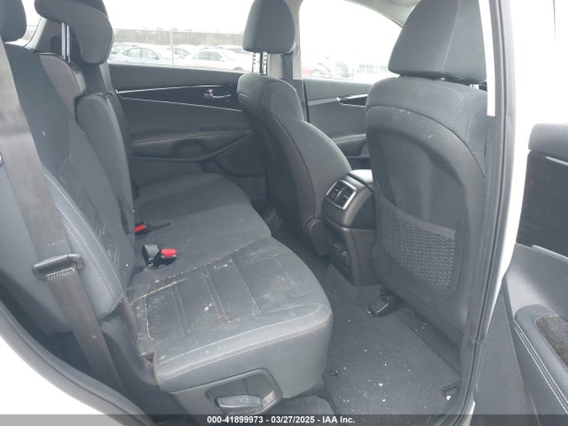 5XYPG4A52KG489140 KIA Sorento 3.3l Lx