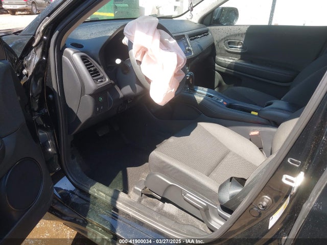 3CZRU6H36NM722813 Honda Hr-v Awd Lx