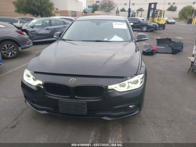 WBA8A3C5XJA494949 BMW 320i Xdrive