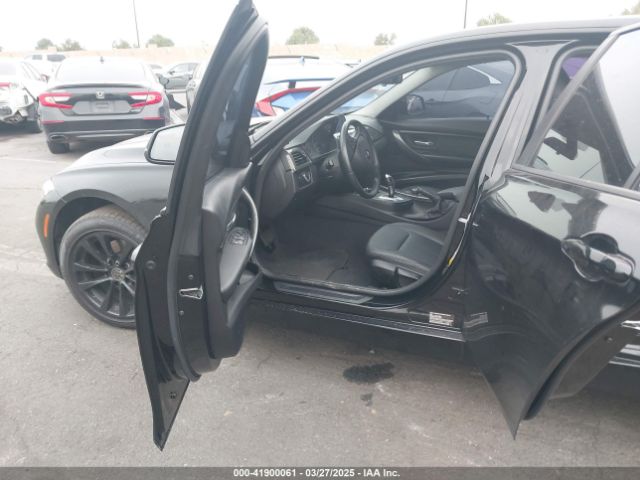 WBA8A3C5XJA494949 BMW 320i Xdrive