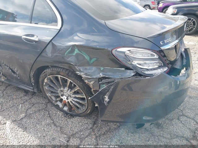 55SWF4JB6GU161401 Mercedes-Benz C 300 Luxury/sport