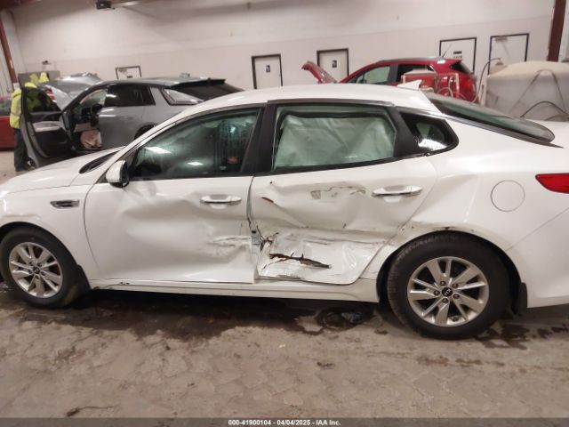 KNAGT4L33J5205798 KIA Optima Lx