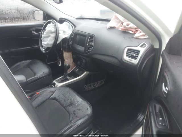 3C4NJCBB4KT778018 Jeep Compass Latitude Fwd