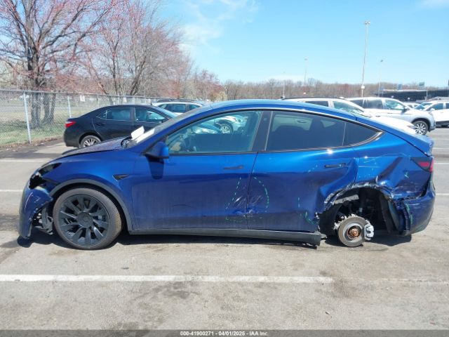 7SAYGDEE3NF449873 Tesla Model Y Long Range Dual Motor All-wheel Drive