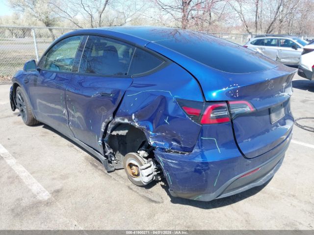7SAYGDEE3NF449873 Tesla Model Y Long Range Dual Motor All-wheel Drive