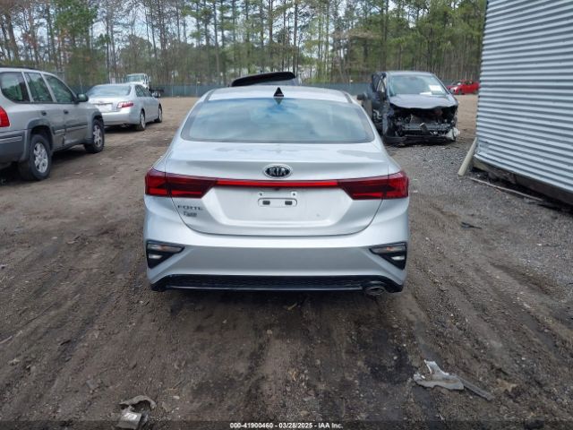 3KPF24AD6ME370640 KIA Forte Lxs