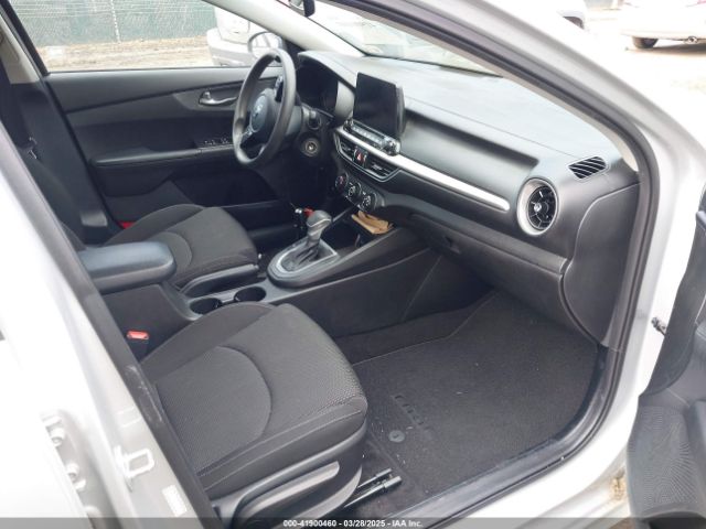 3KPF24AD6ME370640 KIA Forte Lxs