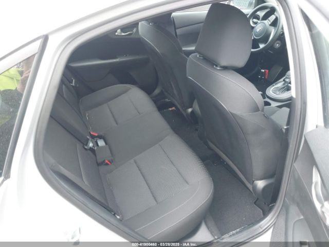 3KPF24AD6ME370640 KIA Forte Lxs