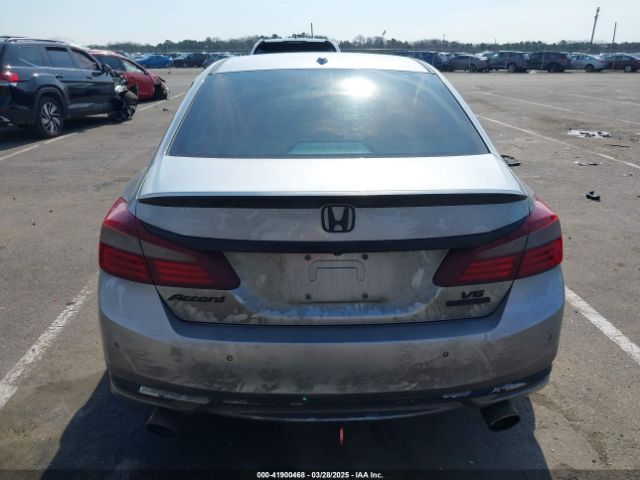 1HGCR3F97HA027147 Honda Accord Touring V6