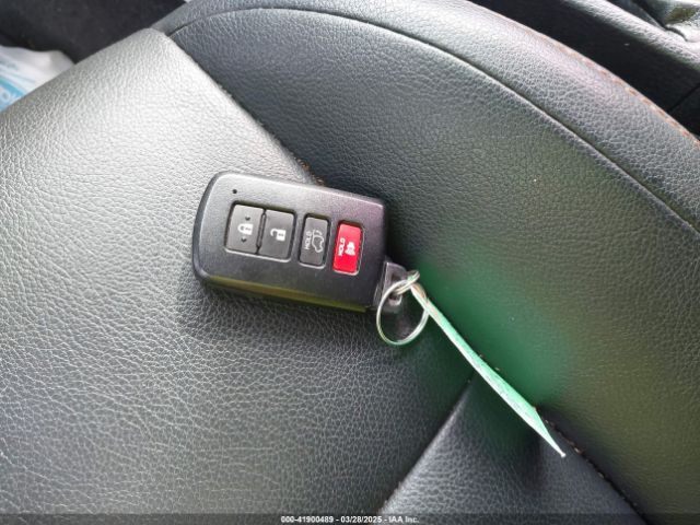 2T3JFREV0HW573435 Toyota RAV4 SE