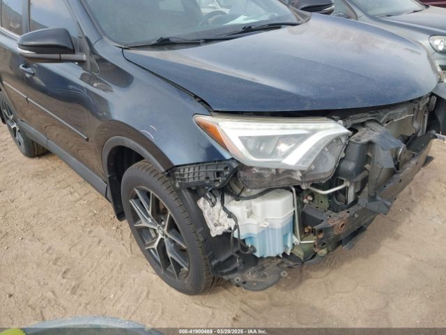 2T3JFREV0HW573435 Toyota RAV4 SE