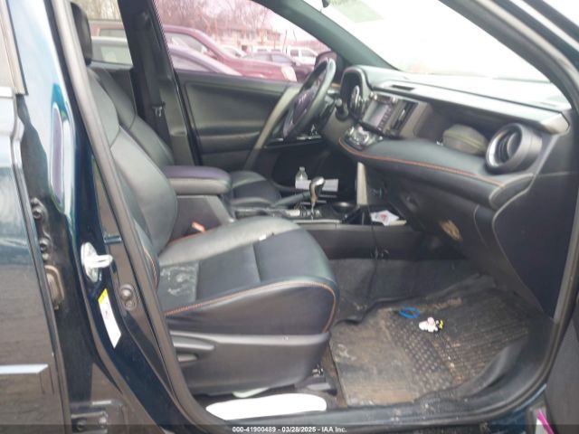 2T3JFREV0HW573435 Toyota RAV4 SE