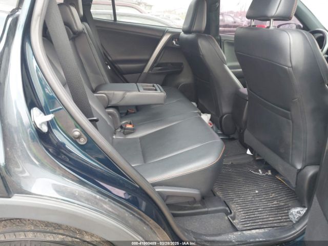 2T3JFREV0HW573435 Toyota RAV4 SE