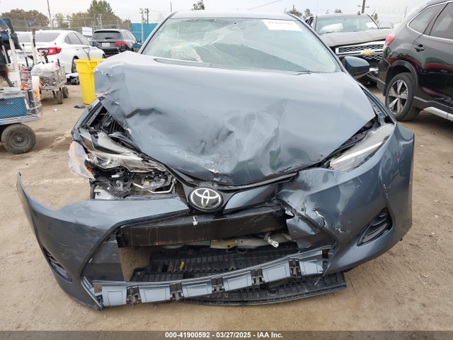 5YFBURHE9HP658855 Toyota COROLLA LE