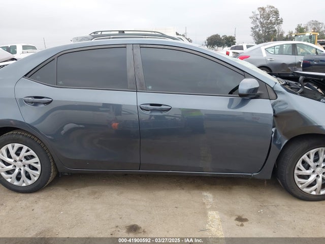 5YFBURHE9HP658855 Toyota COROLLA LE
