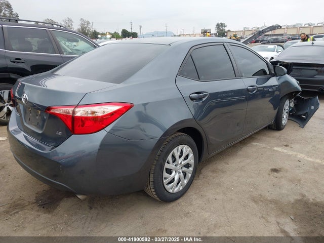 5YFBURHE9HP658855 Toyota COROLLA LE