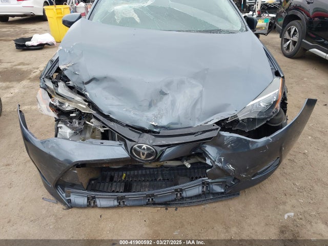 5YFBURHE9HP658855 Toyota COROLLA LE