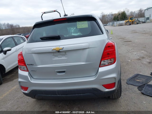 KL7CJKSB4HB183582 Chevrolet TRAX LS
